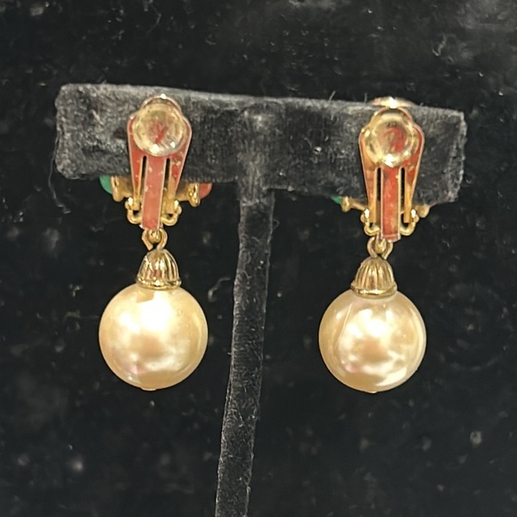 Vintage 80s Cabochons and Round Pearl Drop Earrings-Boutique - Picture 5 of 7